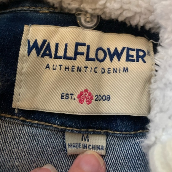 ☮️ WallFlower Hooded Jean Jacket - Picture 4 of 5